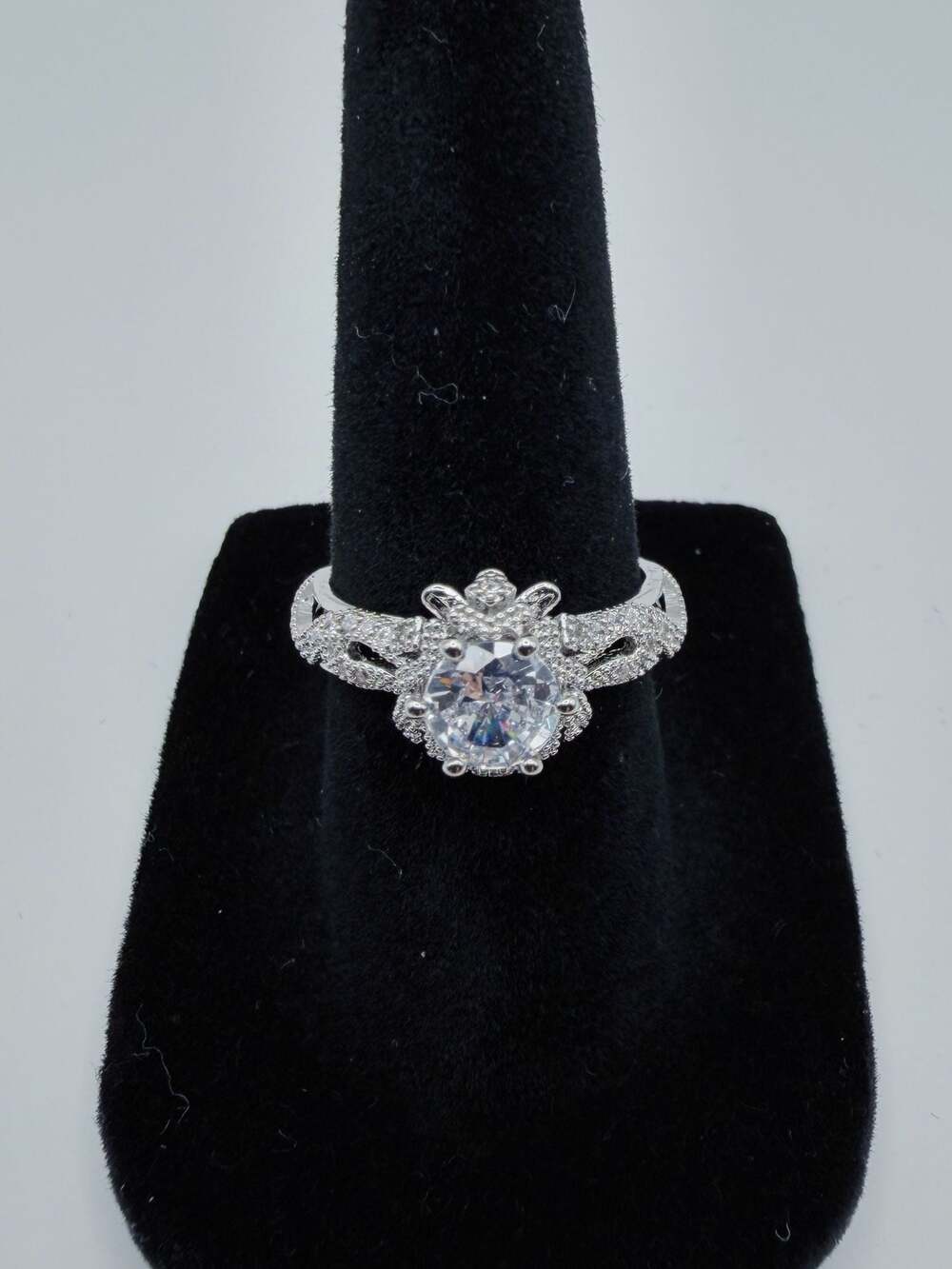 GRA Certified 0.5ct Round Cut Moissanite Crown Ring, D Color, 5.0mm